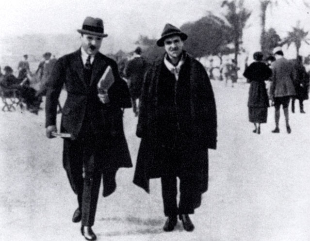 Модильяни и Поль Гийом на набережной в Ницце. 1918 г.